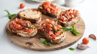 Bruschetta with tomatoes