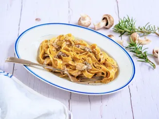 Creamy mushroom pasta
