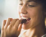 Mindful eating: Complete guide to meals, plans & top foods