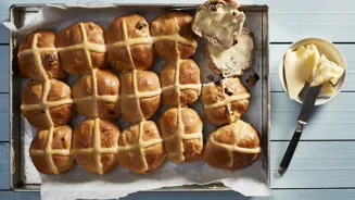 Hot cross buns