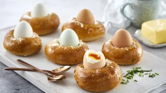 Easter bread nests with baked eggs
