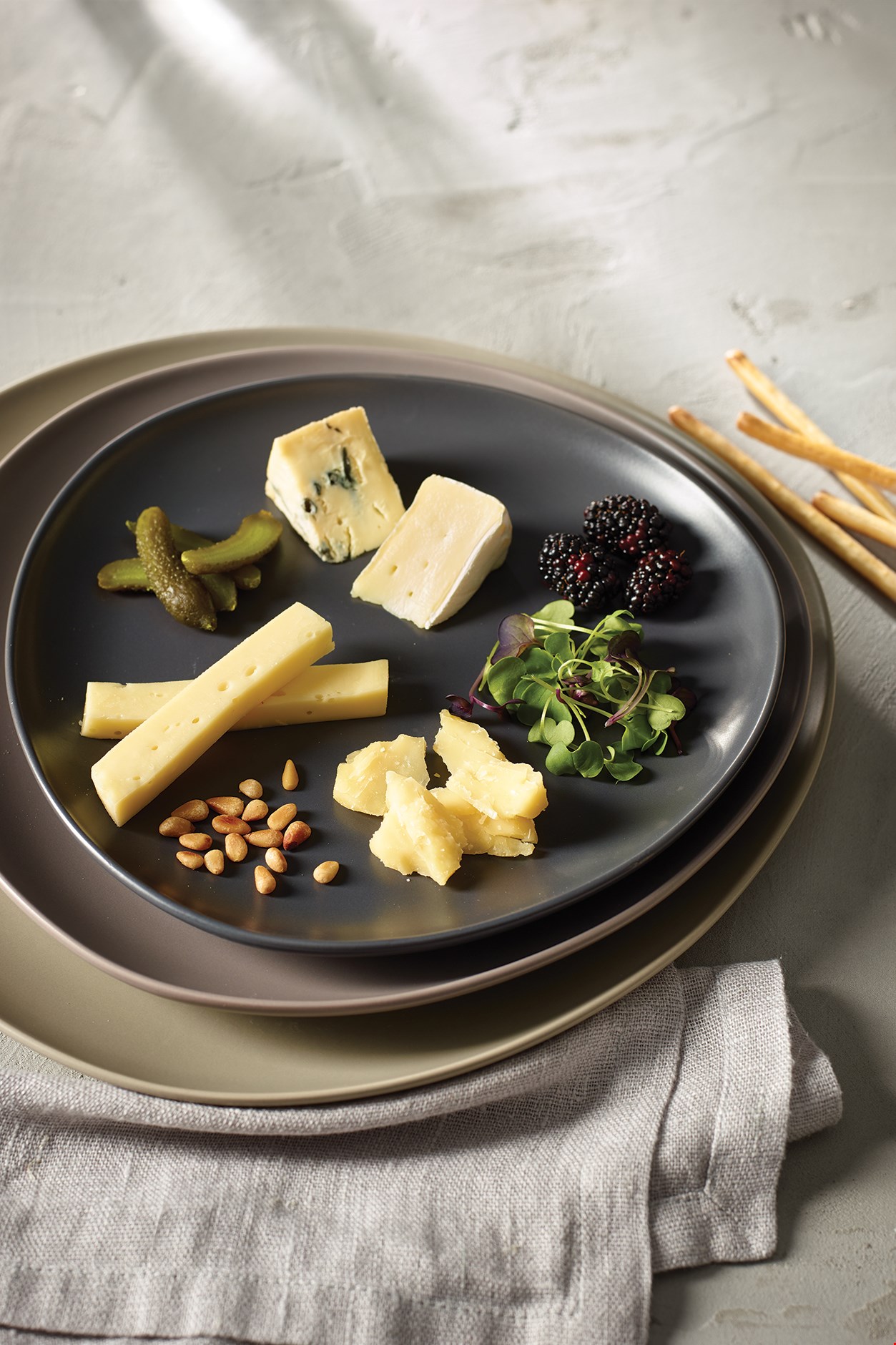 minimalist plate