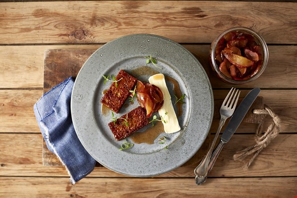 Pain doré au Brie Castello® et à la compote de pomme