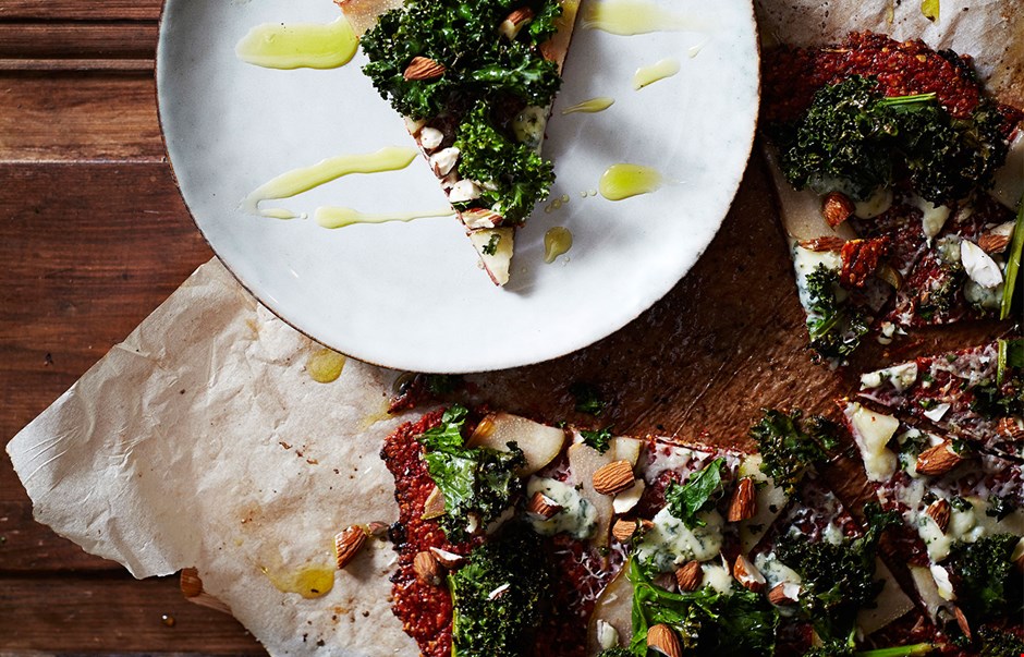 Beetroot pizza with pear, danablu and crispy curly kale