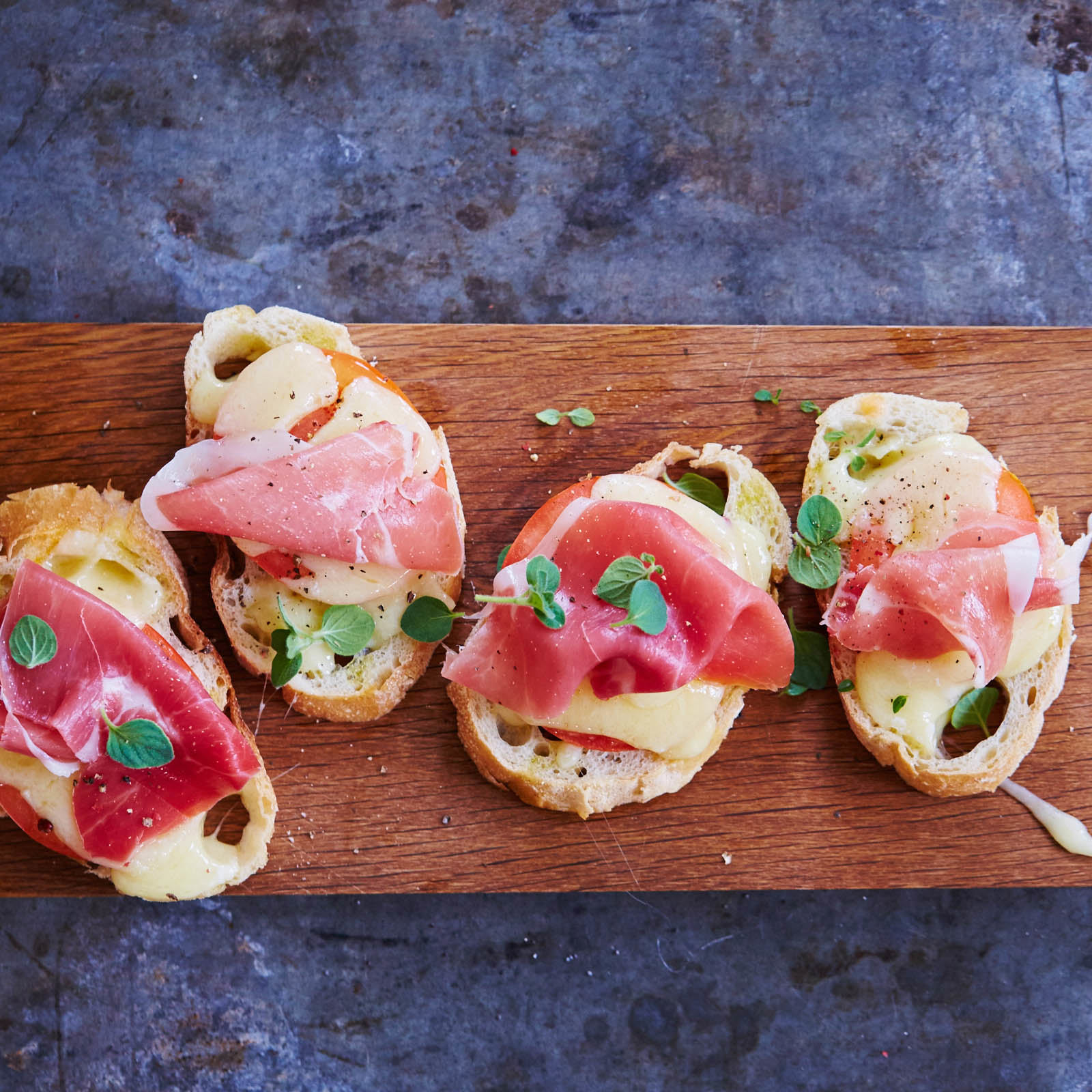 Pinchos with Cheddar and ham