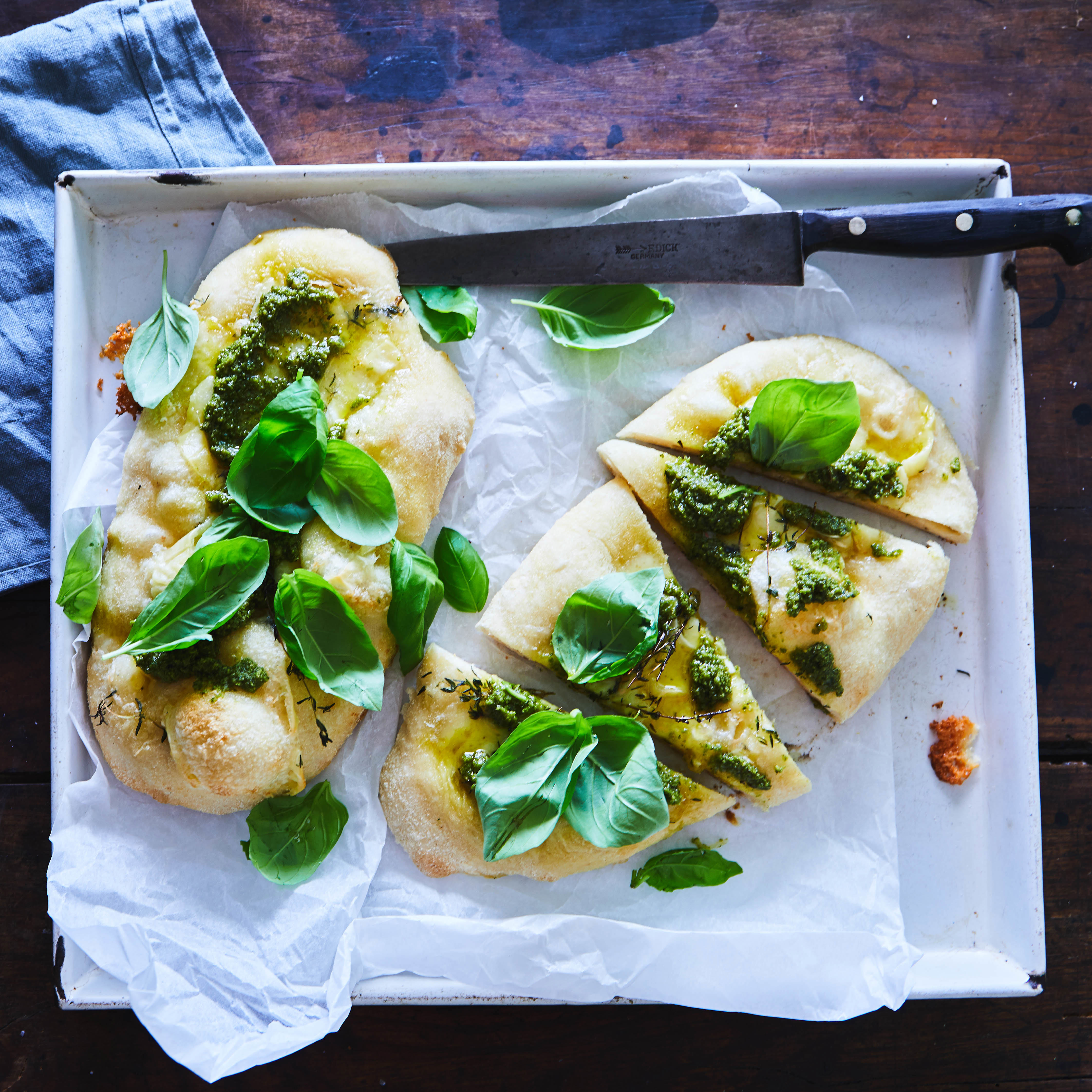 castello_creamy-white_garlic-bread-recipe-still Garlic bread with Castello® Creamy White Cheese and Pesto