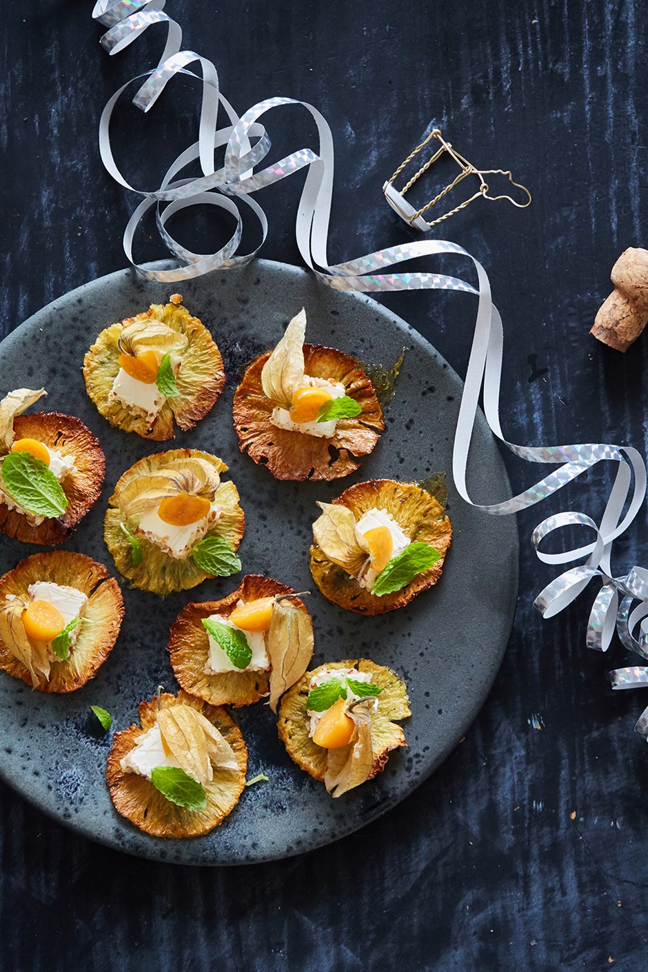 Crispy pineapple with pineapple cream cheese